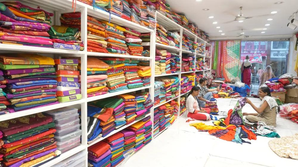 indian-saree-market